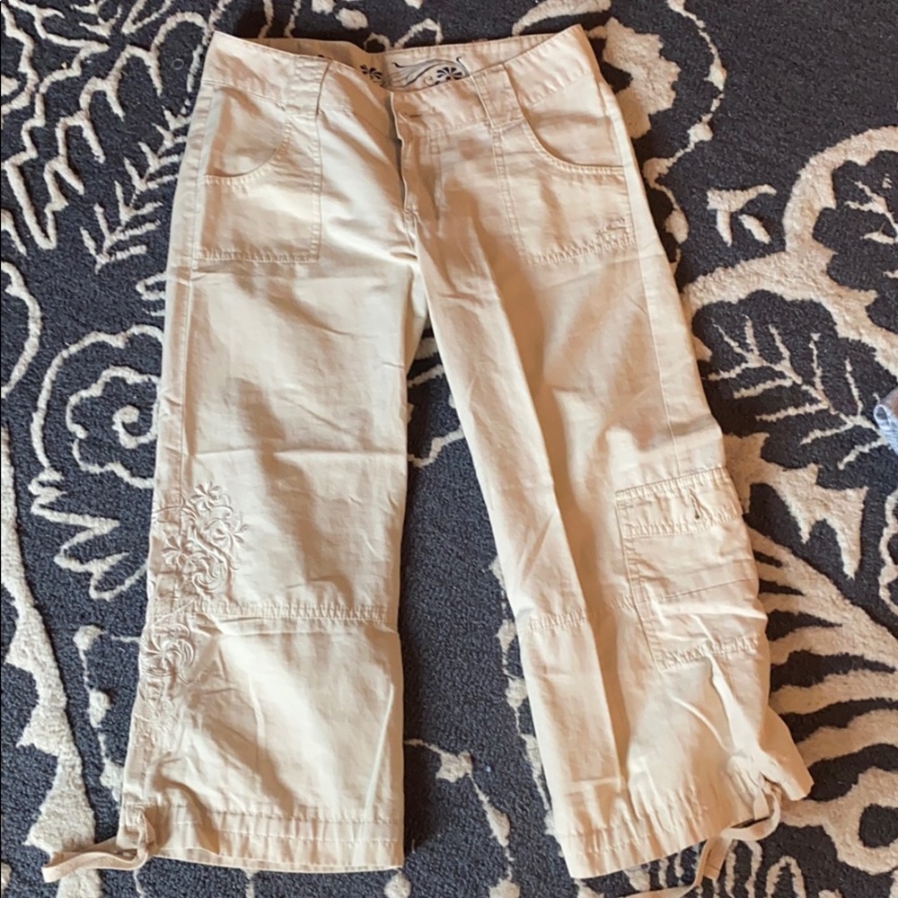 O’Neill Capri pants size 3 excellent condition